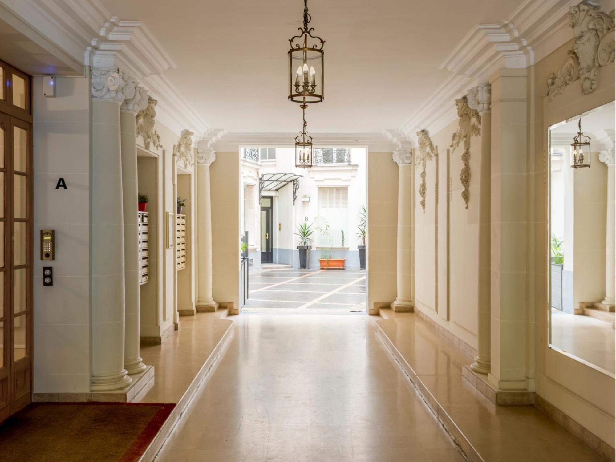 Cozy Apartment - Champs Elysees - Wagram باريس المظهر الخارجي الصورة